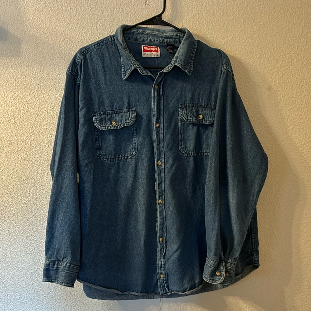 Wrangler denim button down size XLT